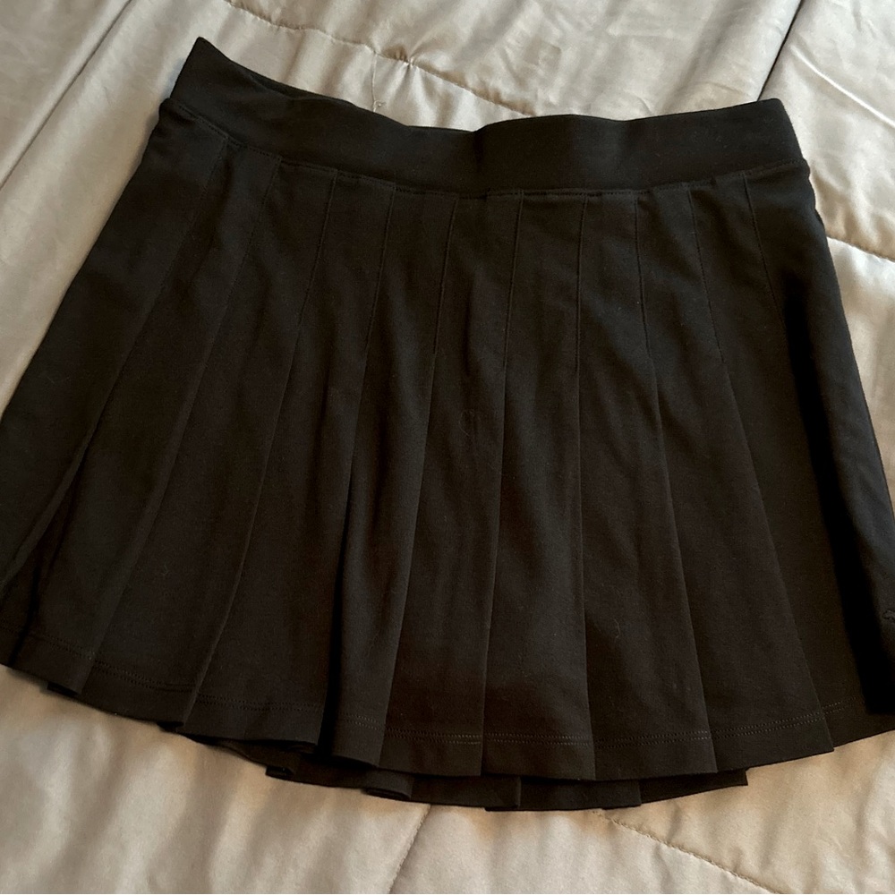 Pink. Pleated Tennis Skort. Black.